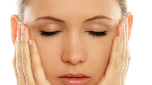 هكذا تتخلصين من البقع البنية.. بعلاجات