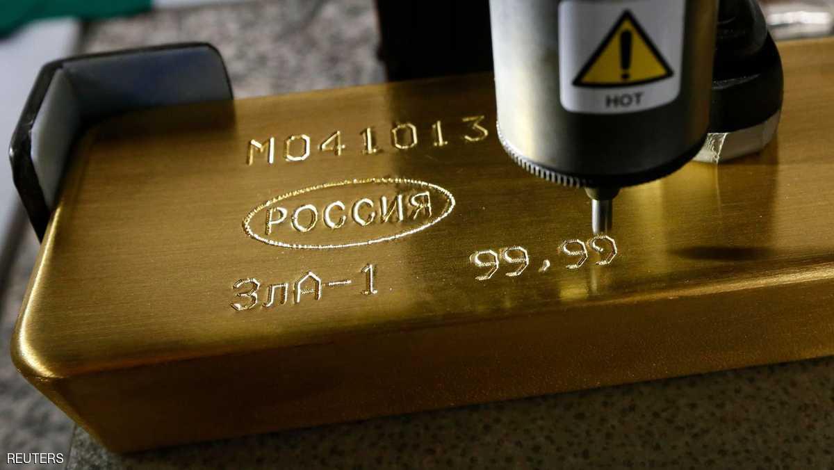 الذهب يهبط مع صعود مؤشر الدولار