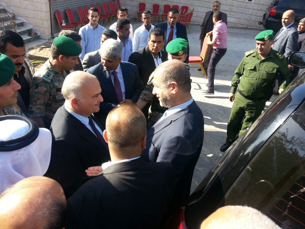 الأمير حسن يهنئ أبو السكر (شاهد)