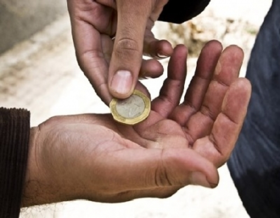 1000 دينار يومية بعض المتسولين في