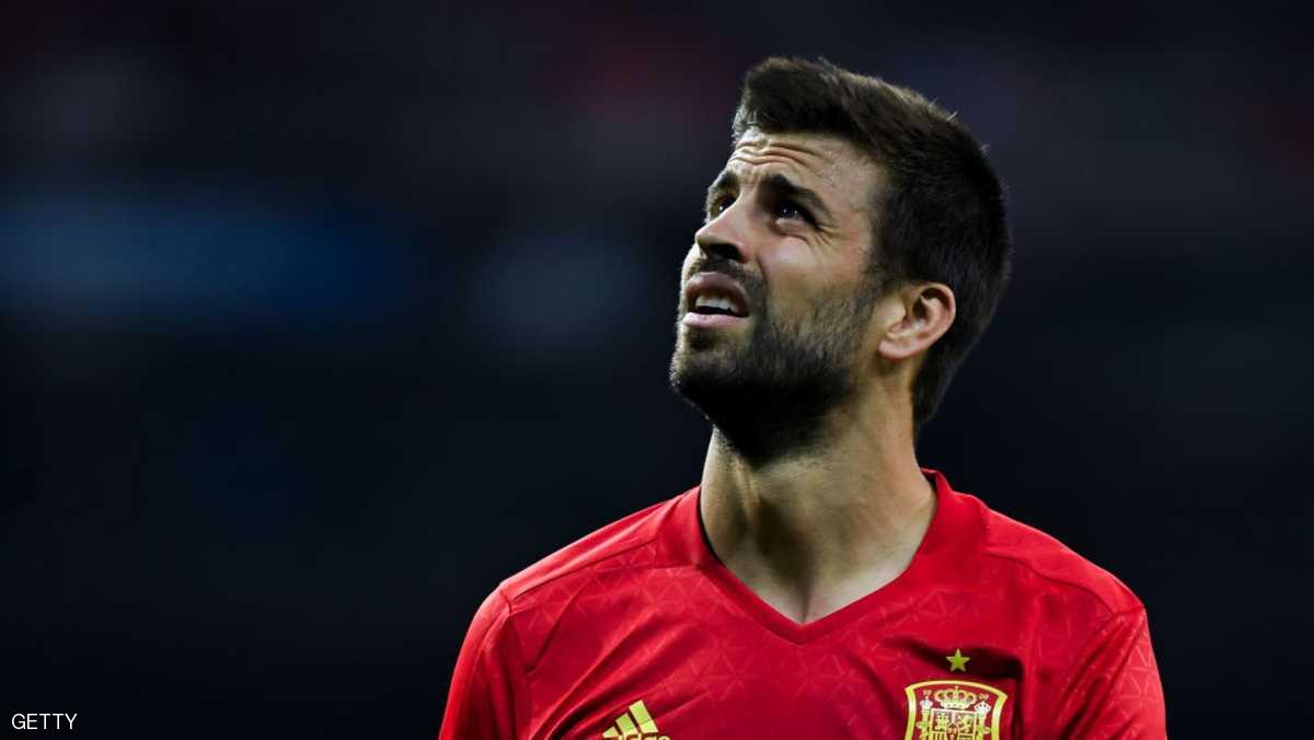 حملة واسعة لطرد بيكيه من المنتخب