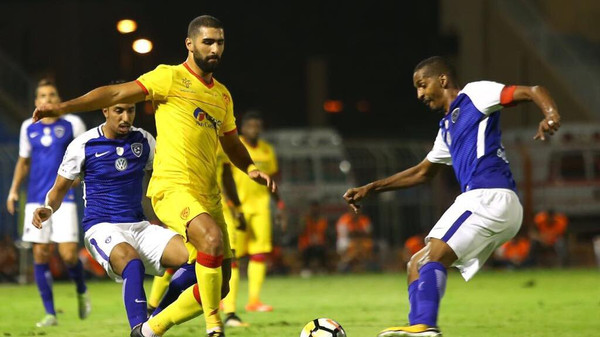 الهلال يستعيد صدارته بفوز صعب على
