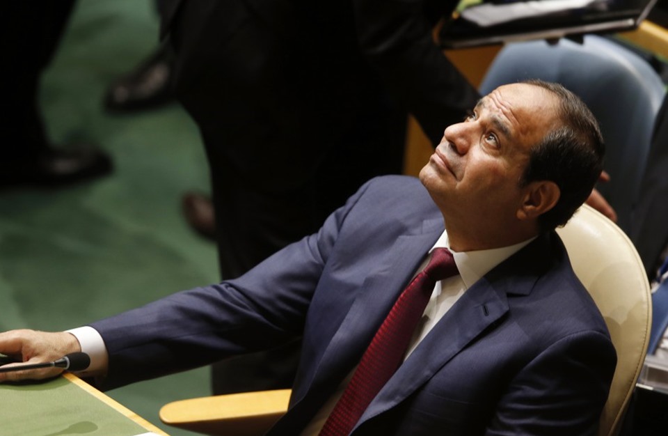 السيسي متفاجئ من عدد المتزوجات في