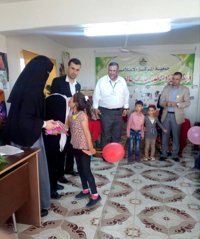 أردنيان يحتفلان بزواجهما بطريقة غير مألوفة