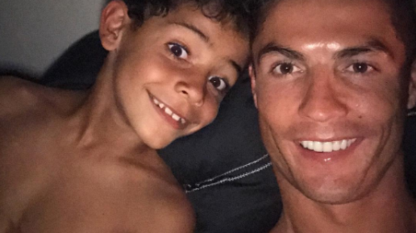 كريستيانو رونالدو بأول فيديو مباشر مع