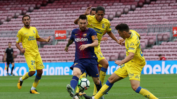 برشلونة يهزم لاس بالماس في مباراة