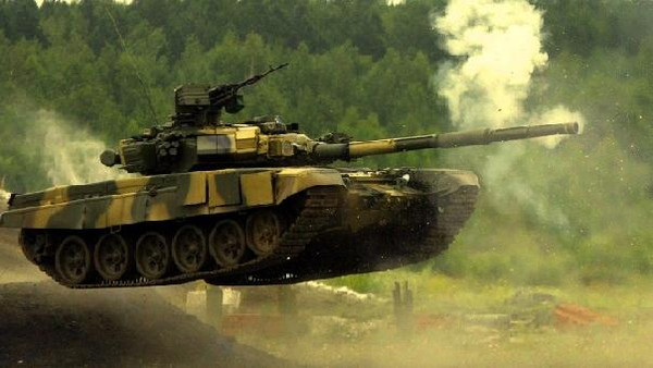 فيديو.. دبابات روسية ذاتية القيادة وخارقة