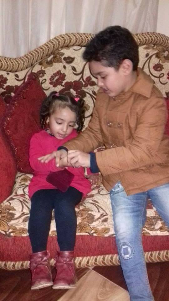 بالصور.. زواج طفلين بالـ7 والـ4 من