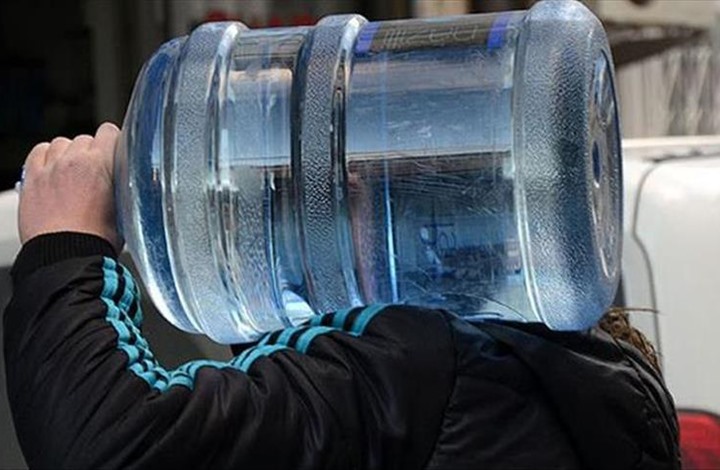 مثير.. مدعوون لحفل زفاف يمني يهدون