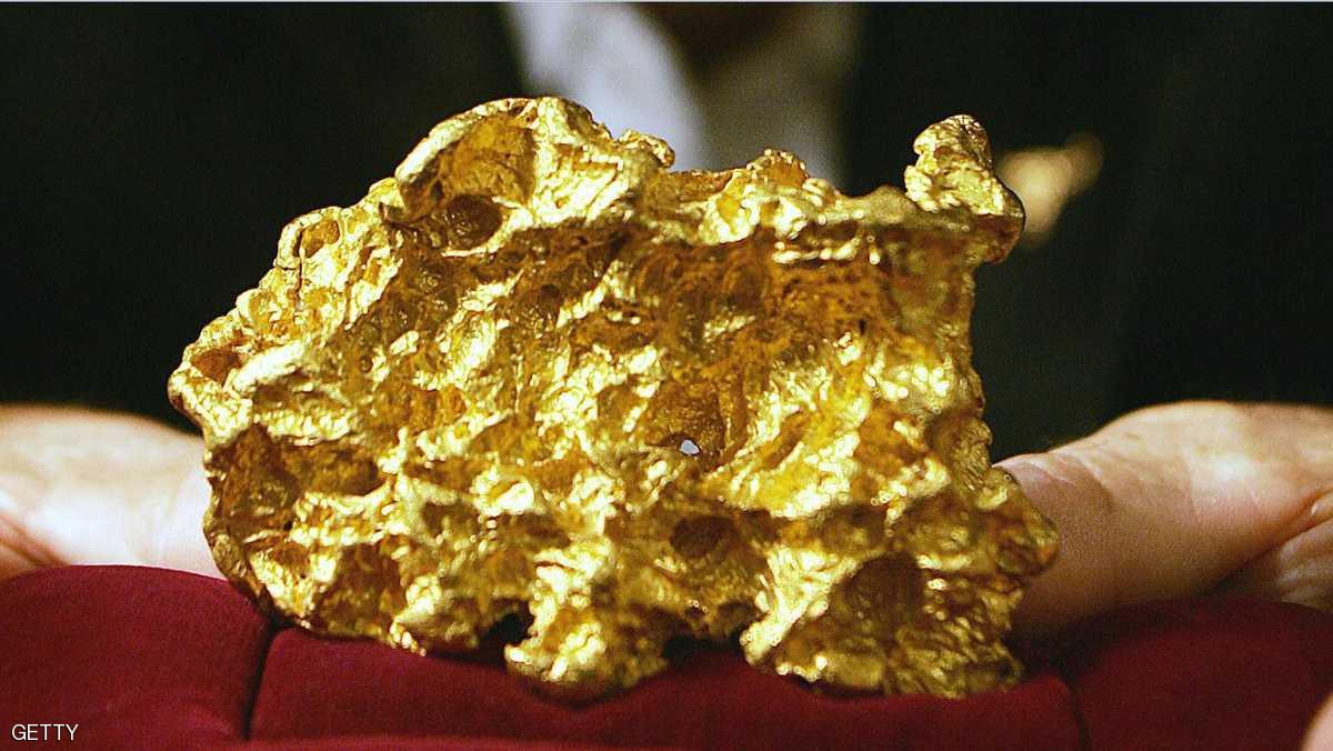 الذهب يهوي بعد بيانات قوية للاقتصاد