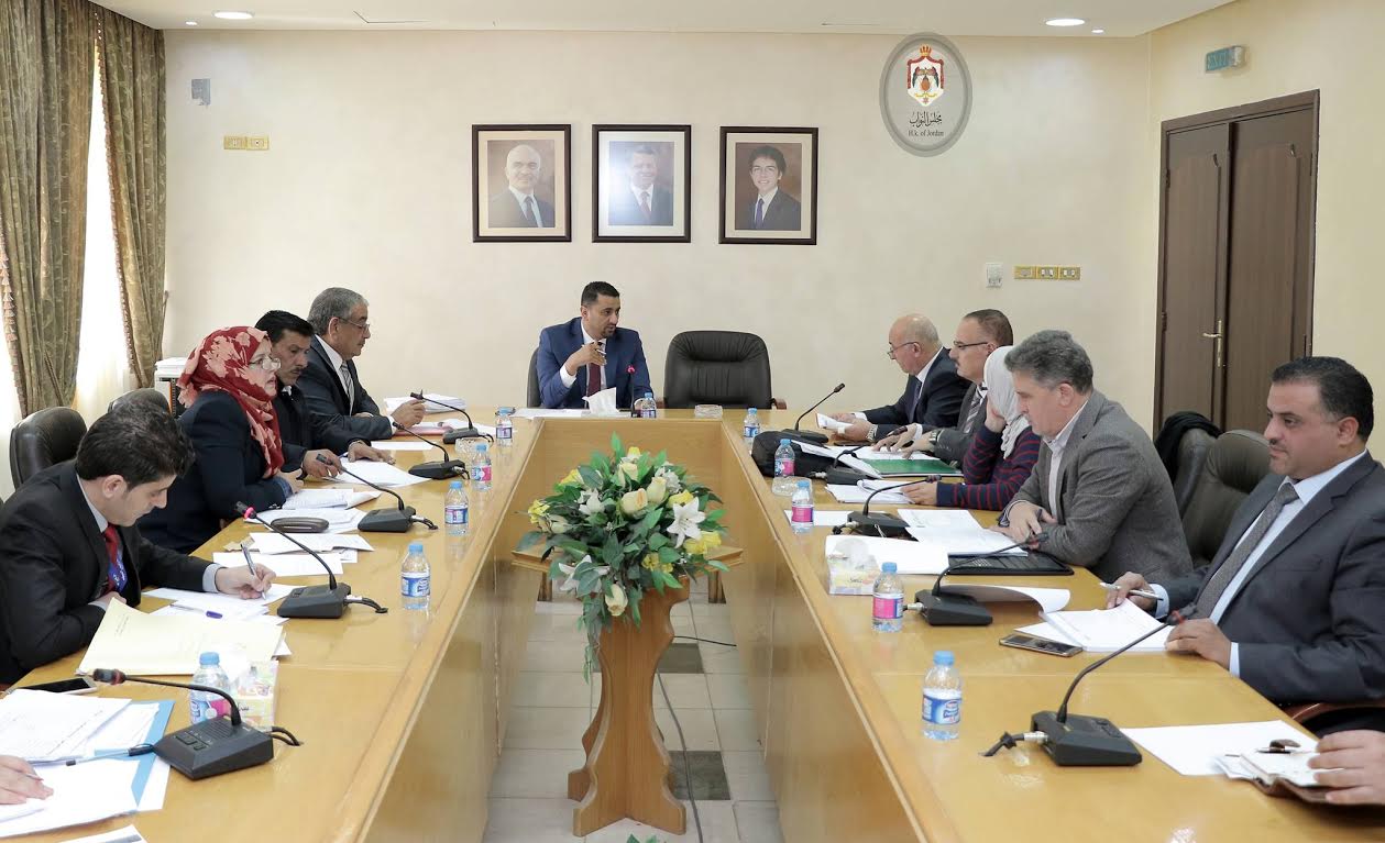 نقل النواب تقر مواد بـمعدل الطيران