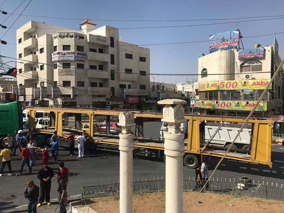 أردني ’غاضب‘ يعاقب سكان منطقته بشاحنته