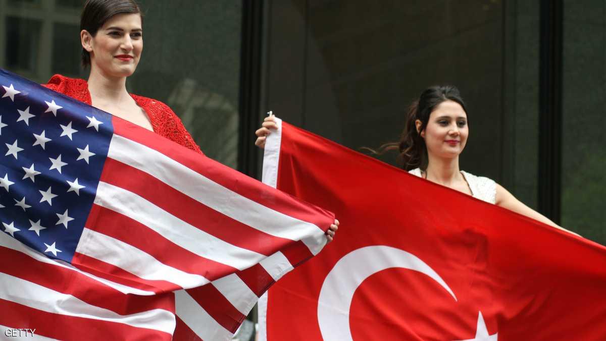 تعليق التأشيرات الأميركية للأتراك