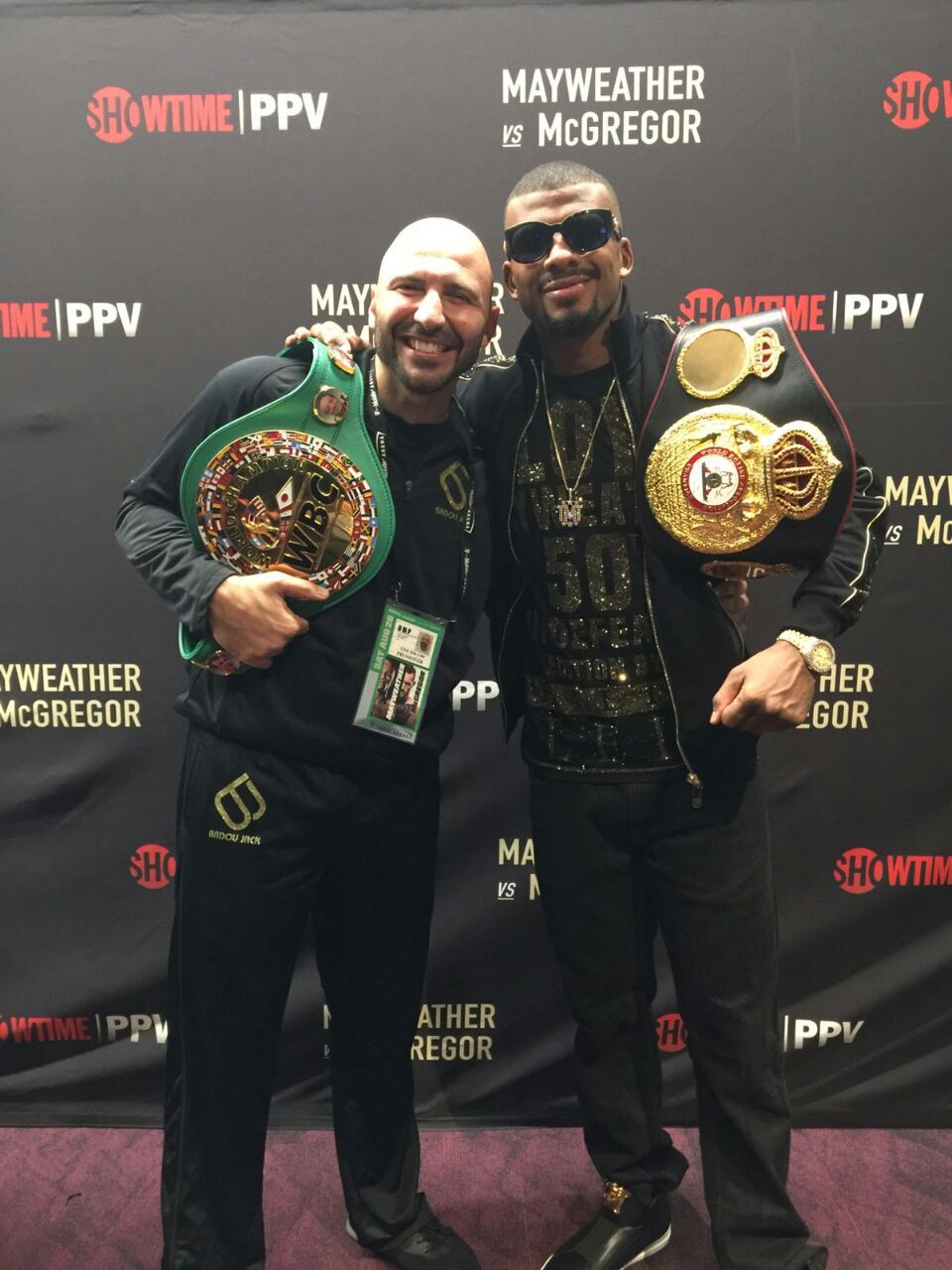 ابطال العالم في الكيك بوكسينغ والملاكمه