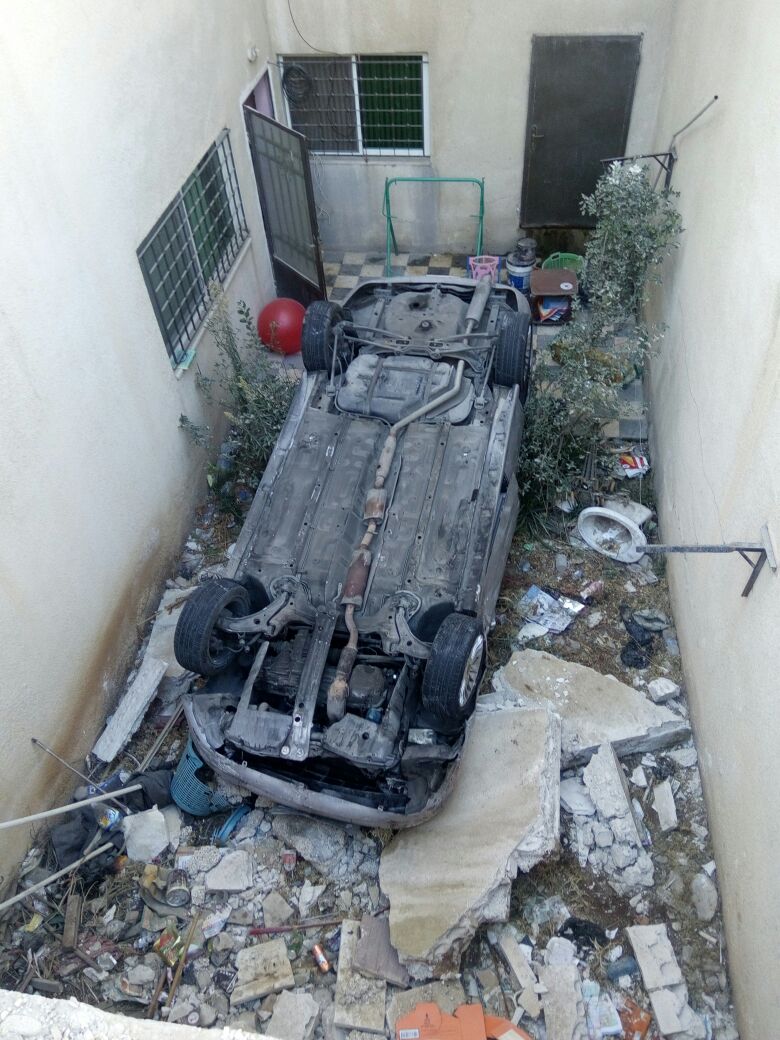 عمان: سائق يصدم سيارة ويدهس سيدة