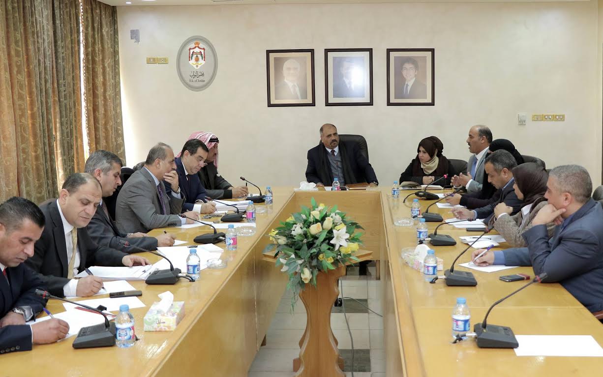 حماد: إيقاف المطالبات بالواجهات العشائرية