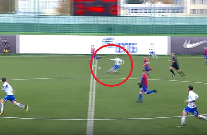 لاعب روسي يسجل هدفا عالميا من