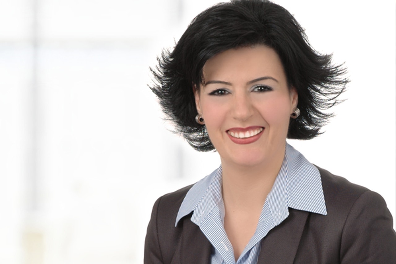 رفض إعطاء اللبنانية جورجينا تصريح عمل