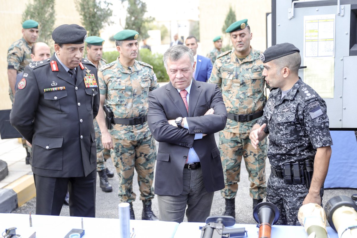 الملك يزور قيادة الشرطة الخاصة