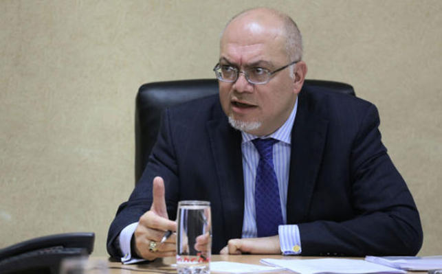 الحنيطي: وزير الأشغال يعمل لمناطق دون