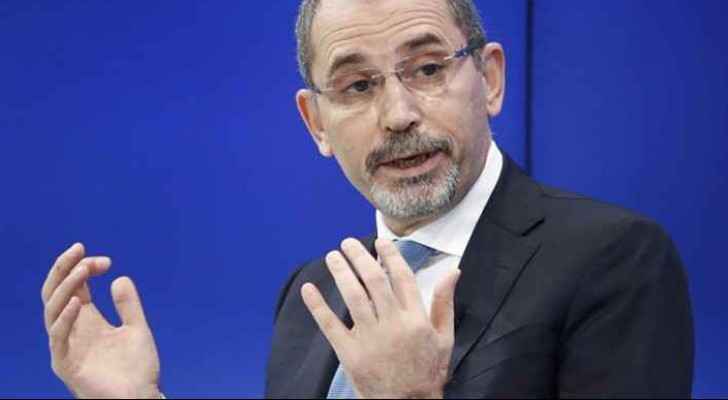 الصفدي يؤكد لنظيره العراقي أهمية حل