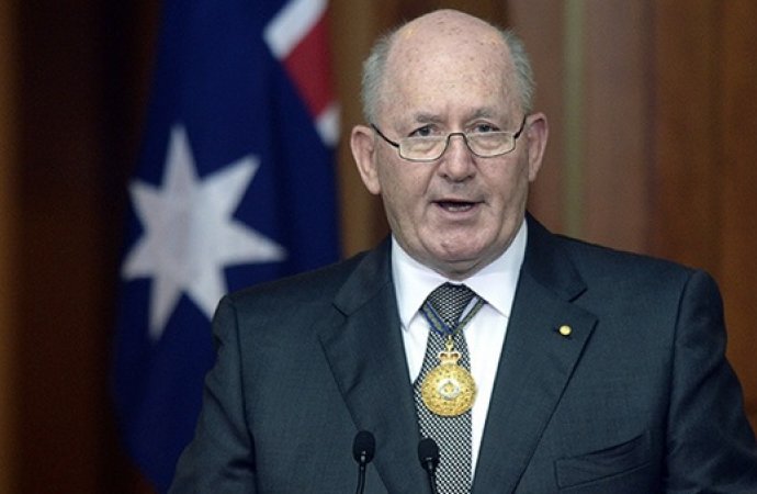 الحاكم العام لأستراليا يصل عمان في