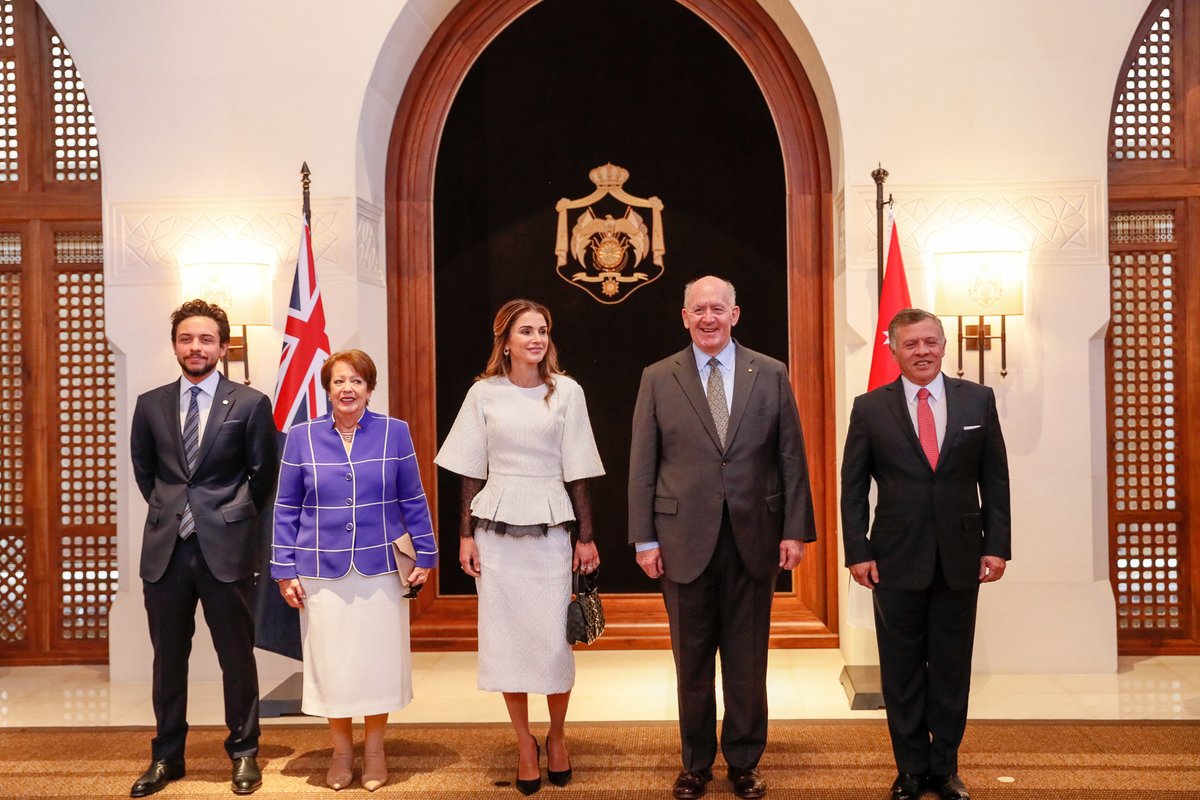 الملك عبر تويتر: نرحب بصديقنا الحاكم