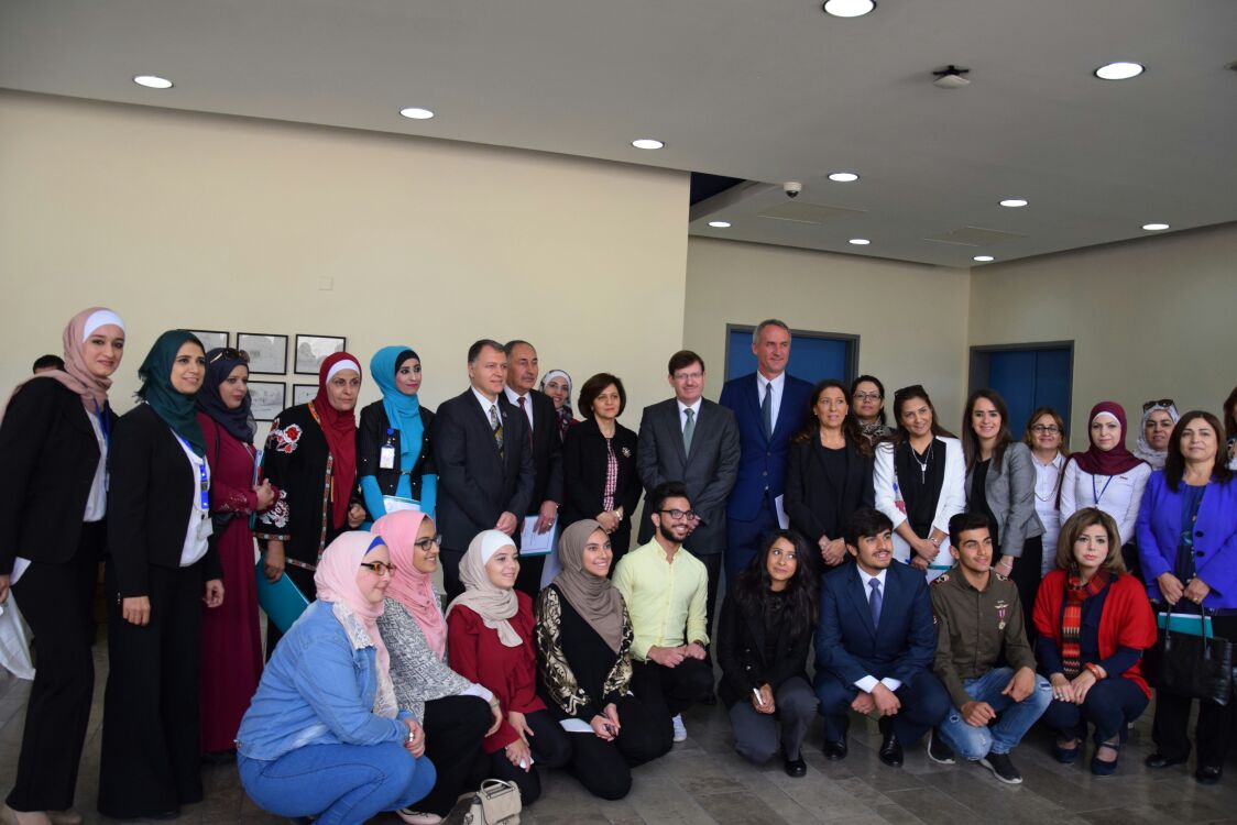  لطوف ترعى ورشة عمل اطلاق تقرير