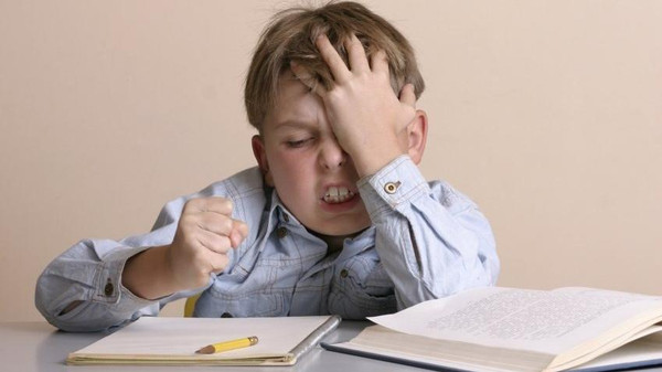 هل يعاني طفلك من ضعف التركيز؟