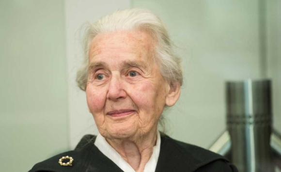 الجدة النازية إلى السجن بسبب أكبر