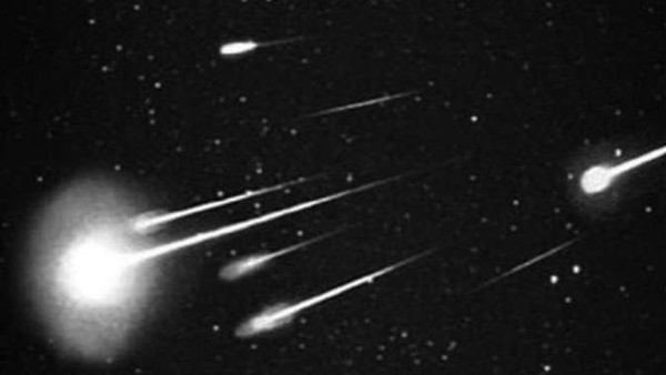 ستشاهدون ظاهرة رائعة الليلة.. زخات ضوء