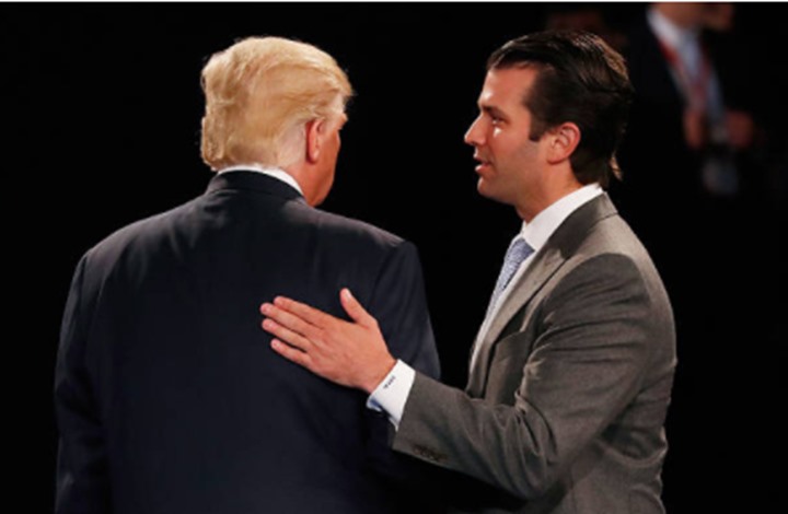 نجل ترامب ينشر صورة مثيرة لوالده