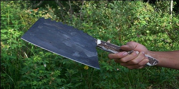 اعتقال مواطن في الكرك اعتدى بالساطور