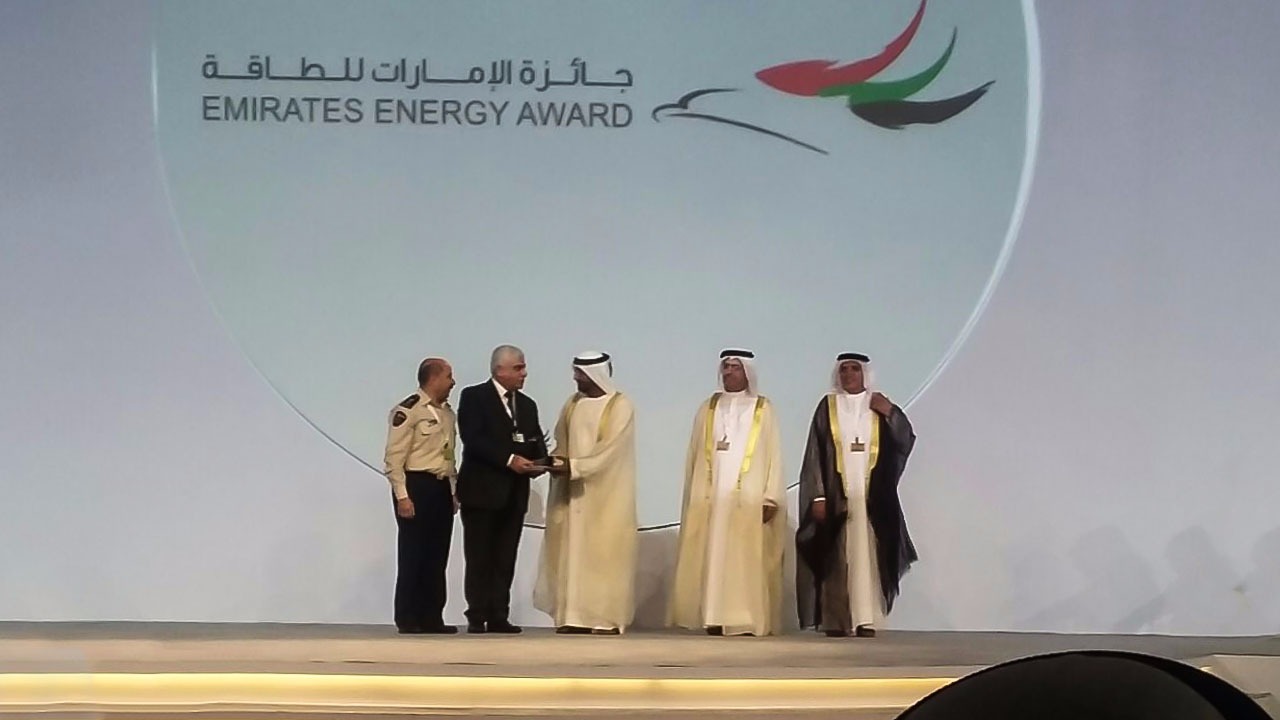 الجمارك الأردنية تتسلم جائزة الإمارات للطاقة