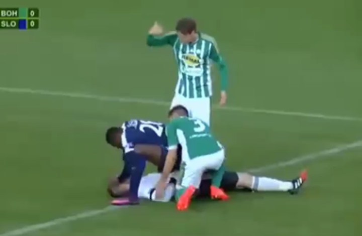 لاعب أفريقي ينال الإشادة بالتشيك لإنقاذه