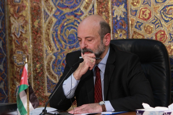 «التربية» تنقل المعلم الفراية ليكون قريبا