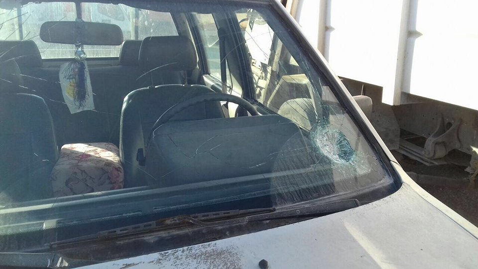 الاعتداء على مواطن ومركبته أمام مركز