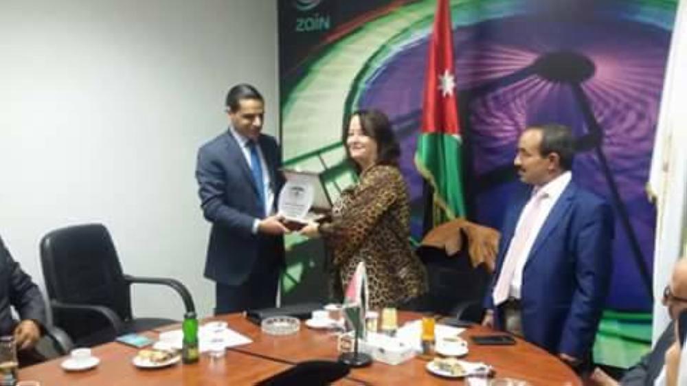 الصحافيين تكرم الروائية خريس