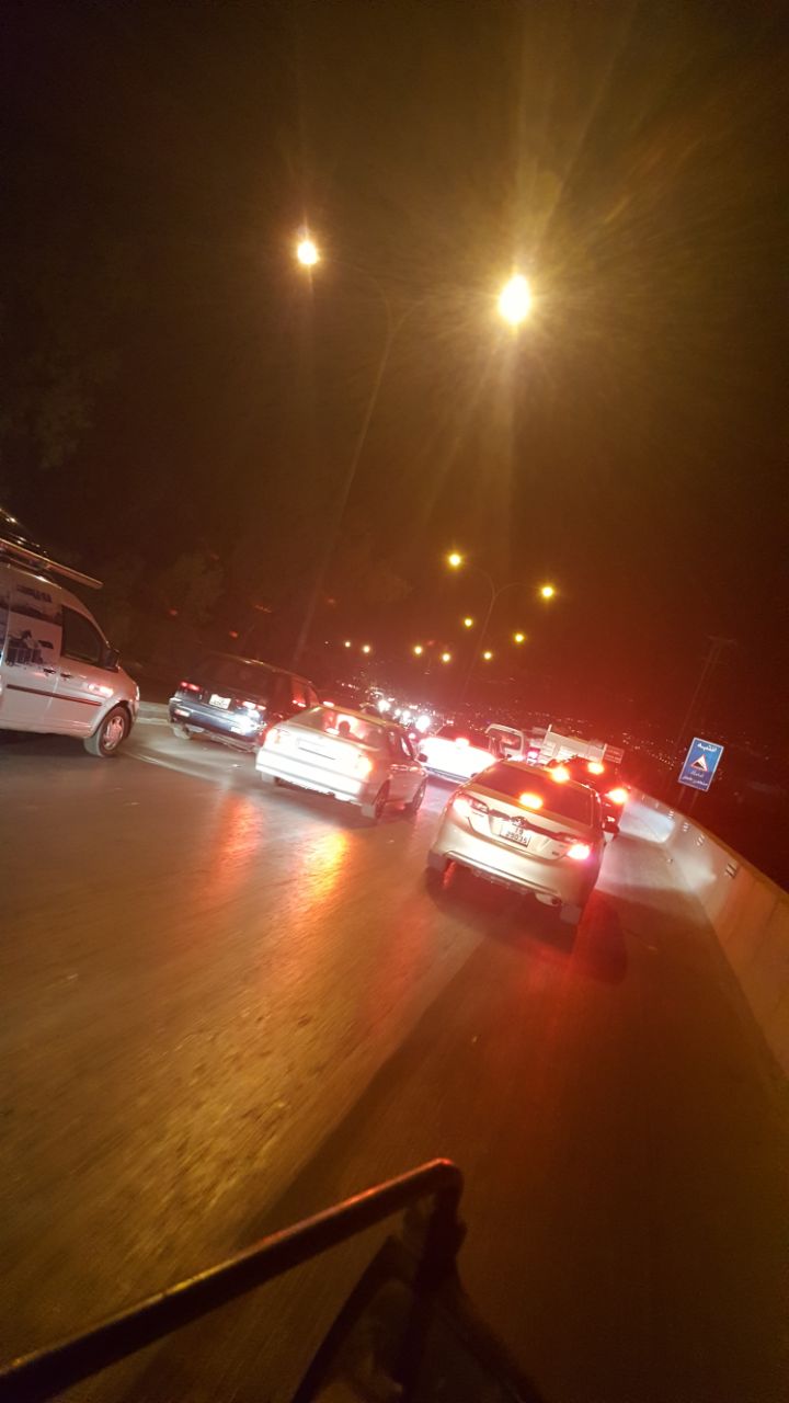 4 إصابات بتصادم قلاب وديانا ومركبة