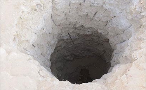 اختناق 3 وافدين بعبدون