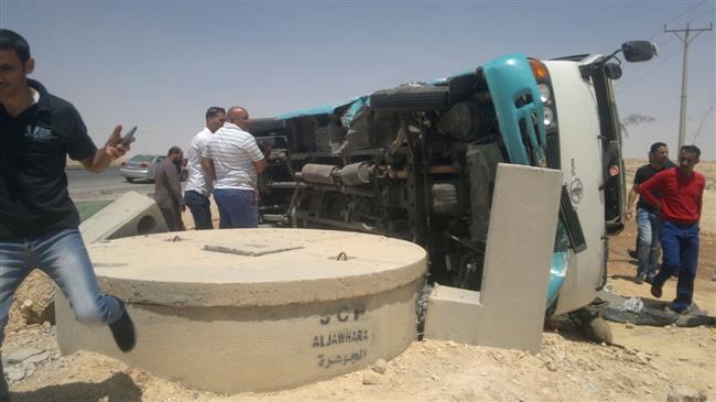 10 اصابات بتدهور باص كوستر في