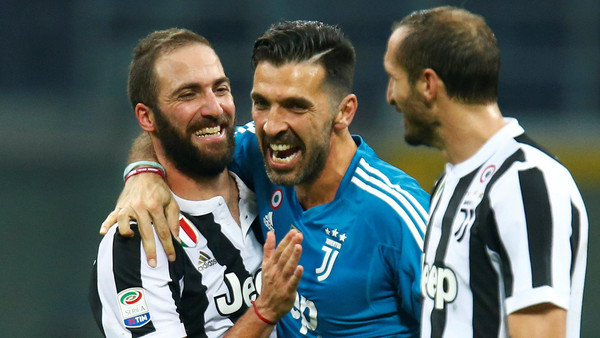 هيغواين يقود يوفنتوس للفوز على ميلان