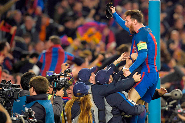 ميسي وتير شتيجن يتألقان في انتصار