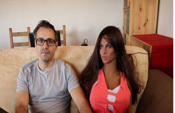 “روبوت” قادرة على الإنجاب عبر تكنولوجيا