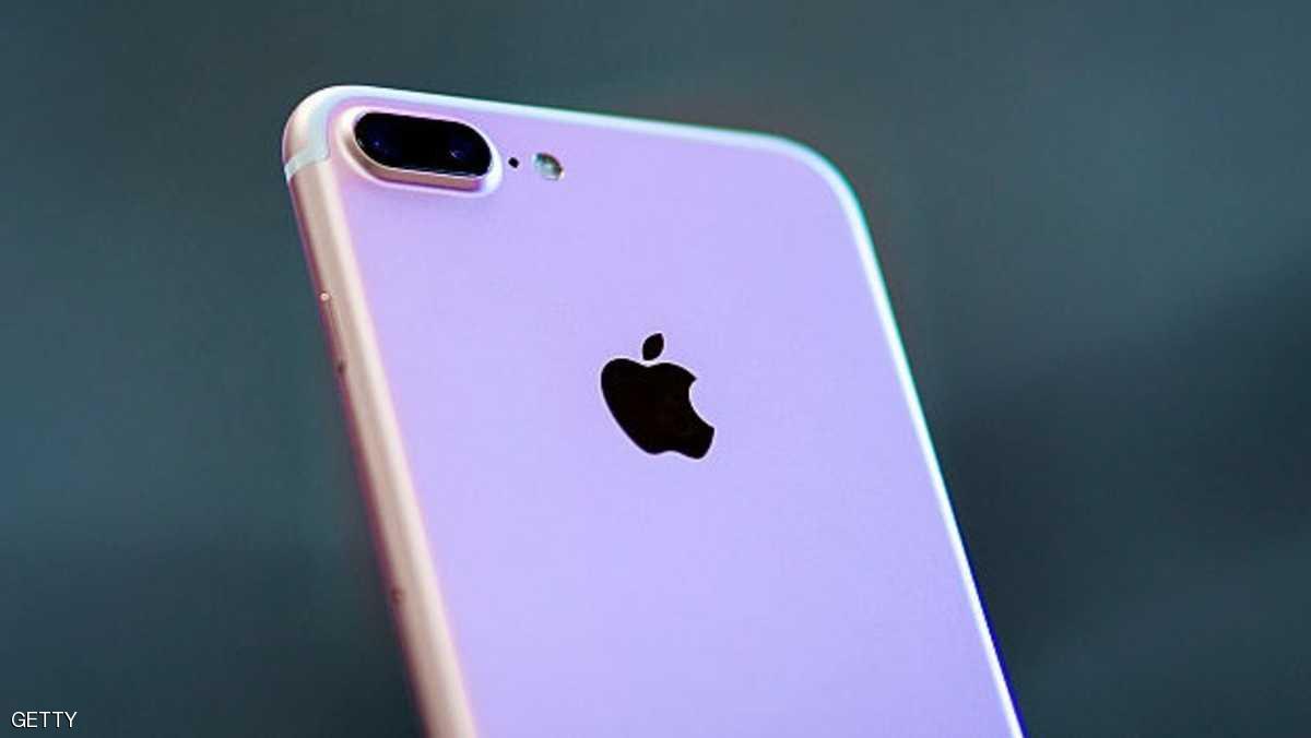 بالدليل.. إمكانية تشغيل كاميرا آيفون والتجسس