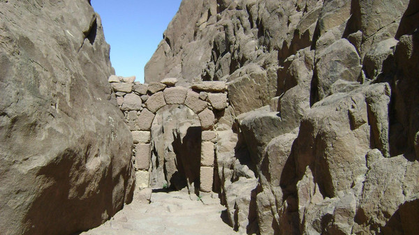 هنا انتظر بنو إسرائيل النبيّ موسى