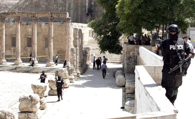 الأمن ينفذ تمرينا وهميا في المدرج