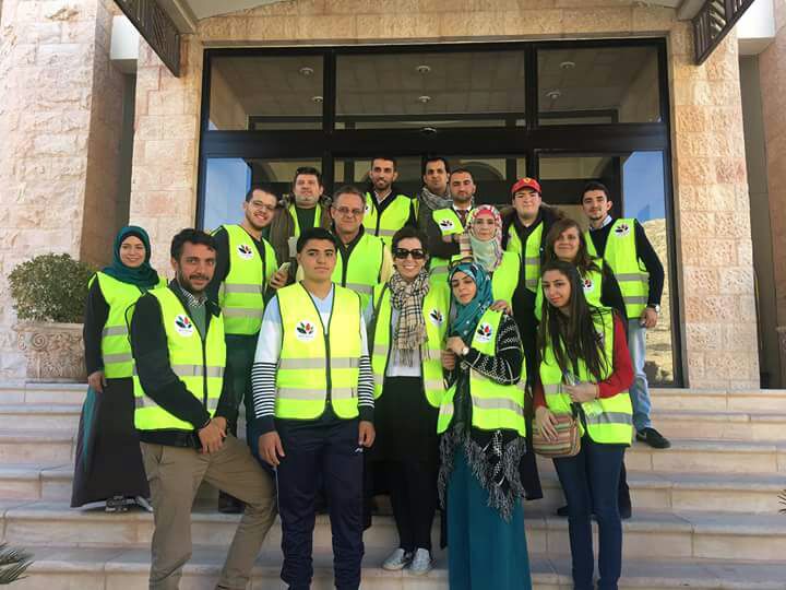 فريق “مبادرات للأردن” ينظم زيارة خيرية