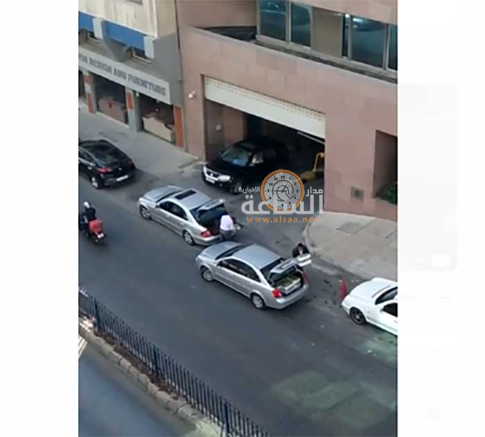 سيارة حكومية «تفلل» بوملي (فيديو)