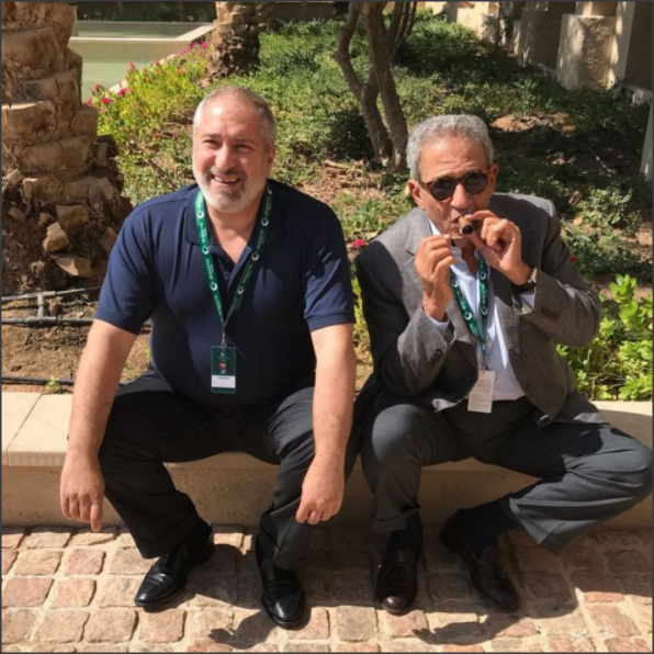 ما نوع الصداقة التي تربط ناصر